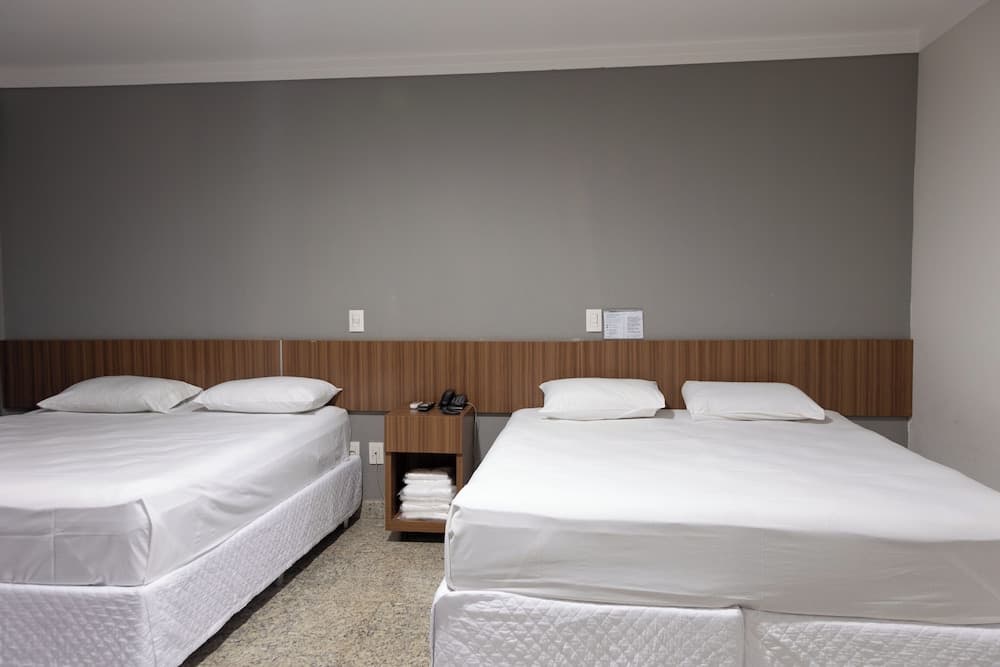 BOMBONATO HOTEL - Fácil Acesso ao Aeroporto e parque de Exposições ABCZ