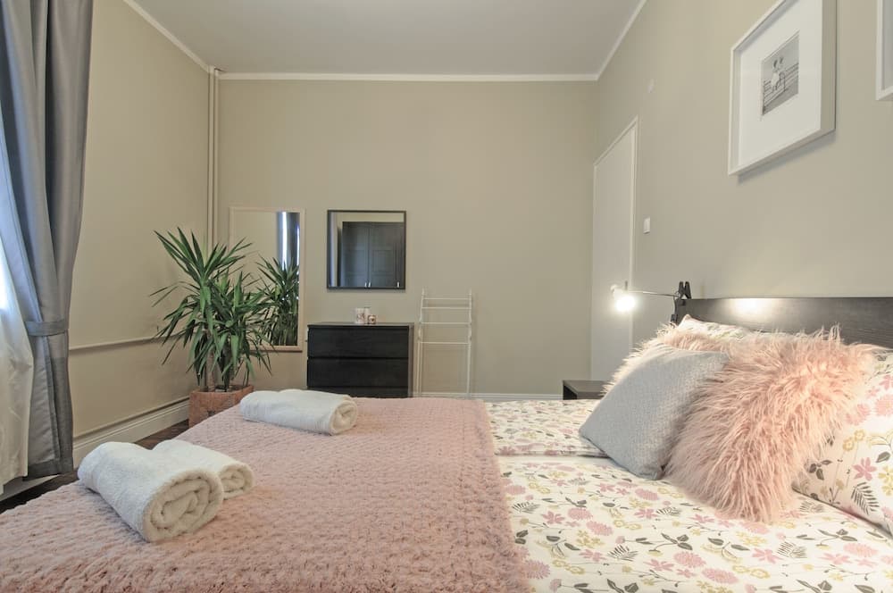 3 BDR Top Center Artistic Apartment - 115 m2