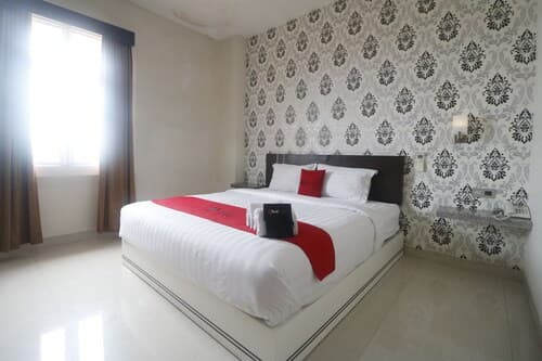 RedDoorz Plus near Universitas Negeri Makassar