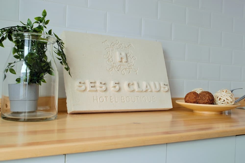 Hotel Ses 5 Claus