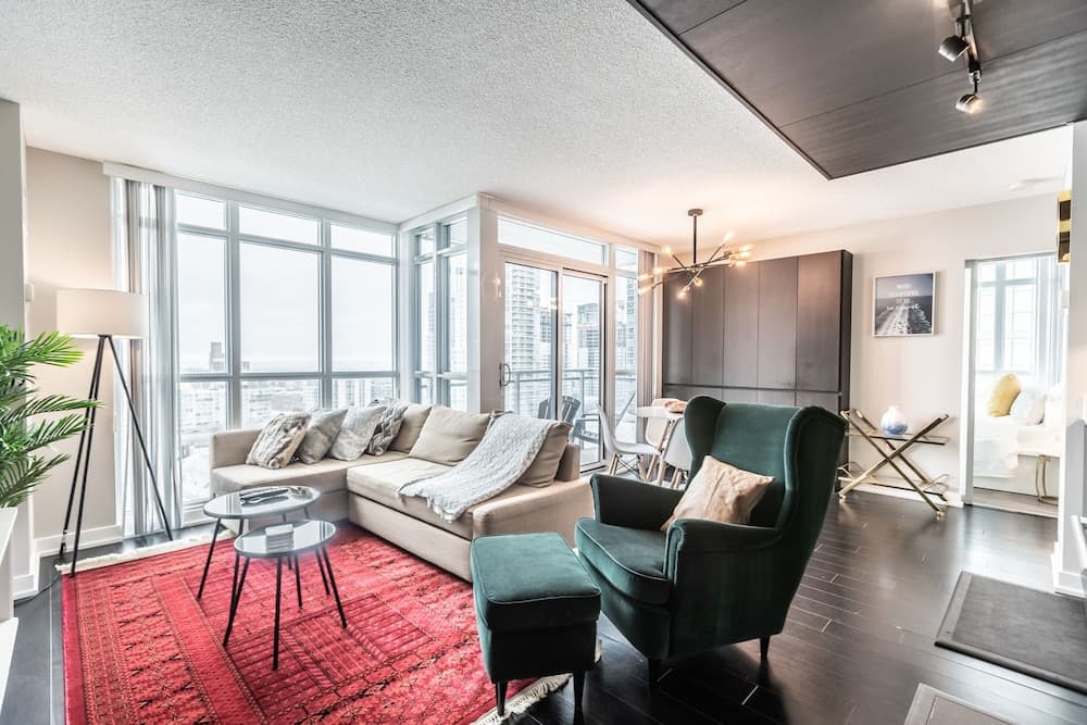 Platinum Suites - Stunning Waterfront 2 Bed 2 Bath