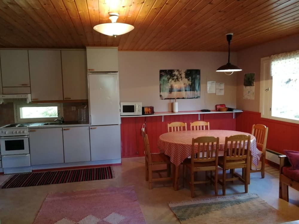 Odada yemek servisi