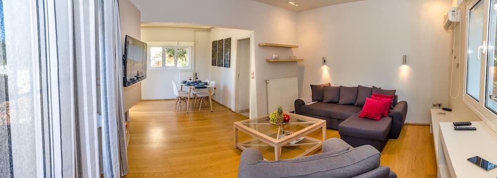 Glyfada Aquarius Big Garden Villa