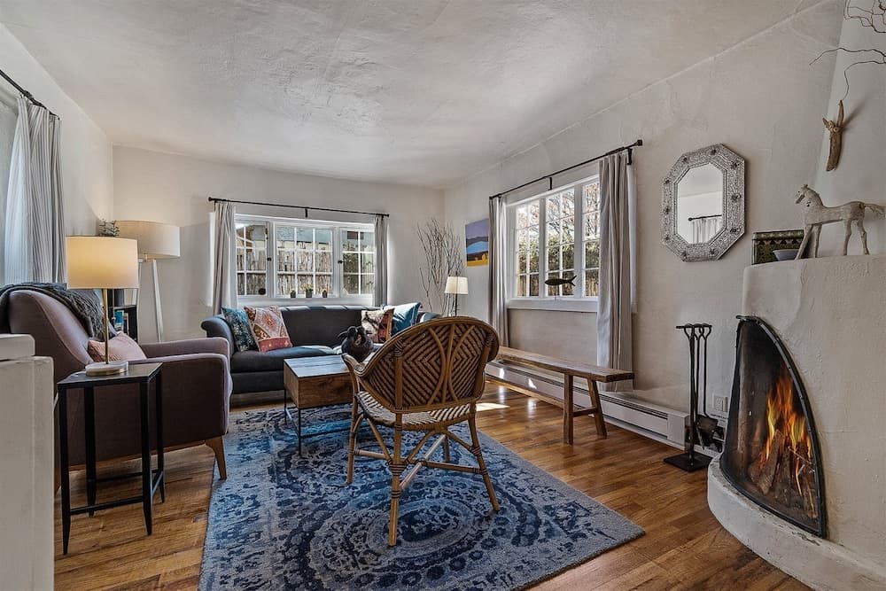 Artist Adobe - Blocks From The Plaza and Rail Yard, Southwestern Charm, Modern Touches