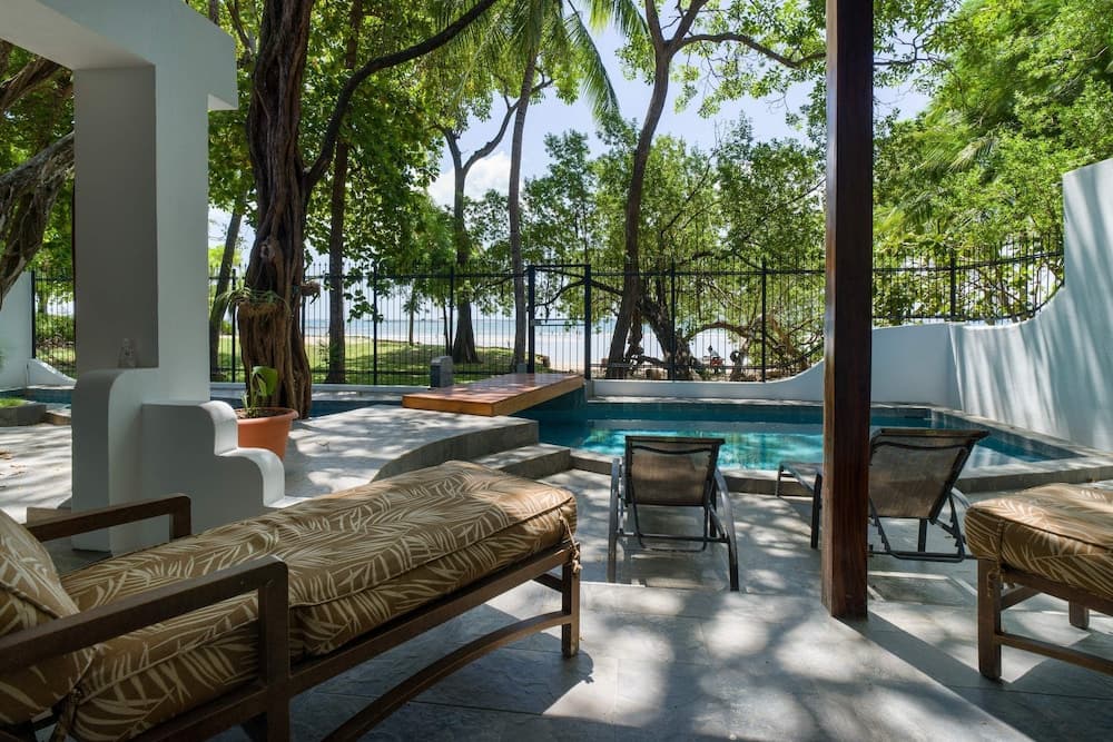 Casa Woodbine Beachfront House