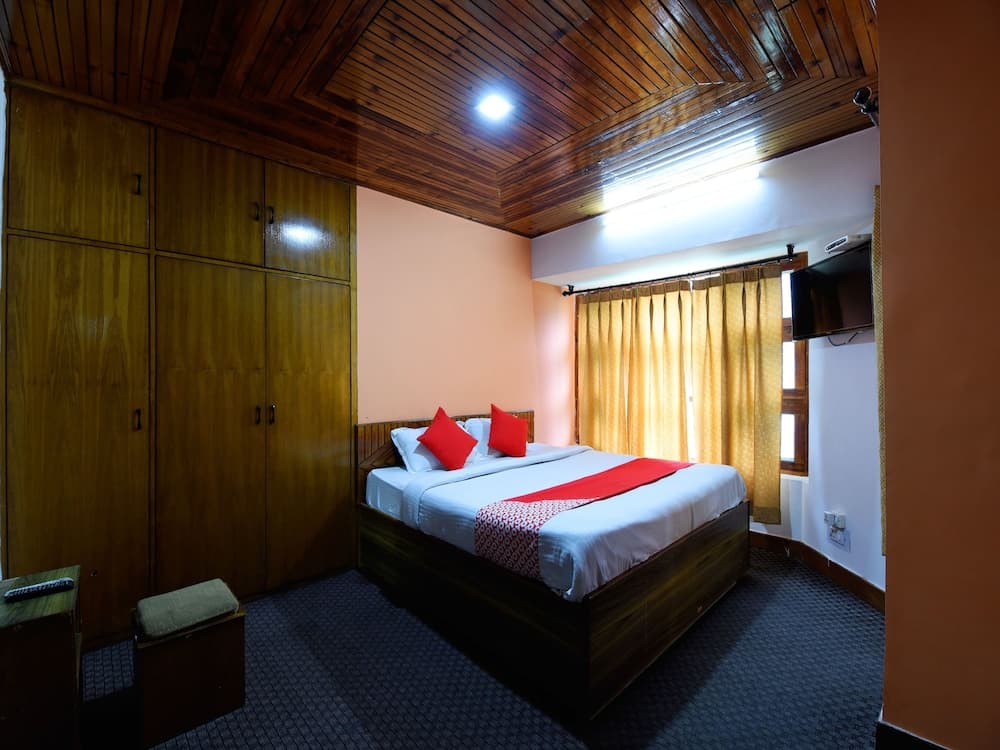 OYO Home 15642 Luxurious 2BHK