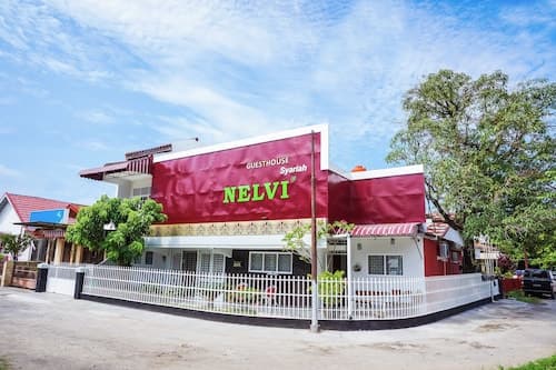 Hotel O Jalan Jenderal Sudirman Near Imam Bonjol Square Formerly Nelvi Guest House