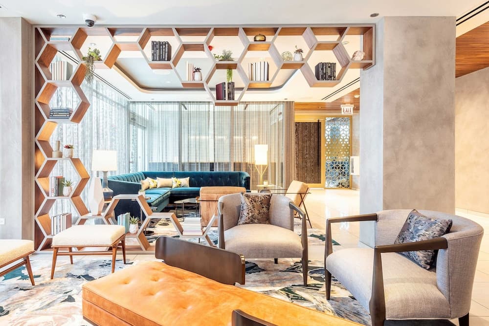 Le Méridien Essex Chicago