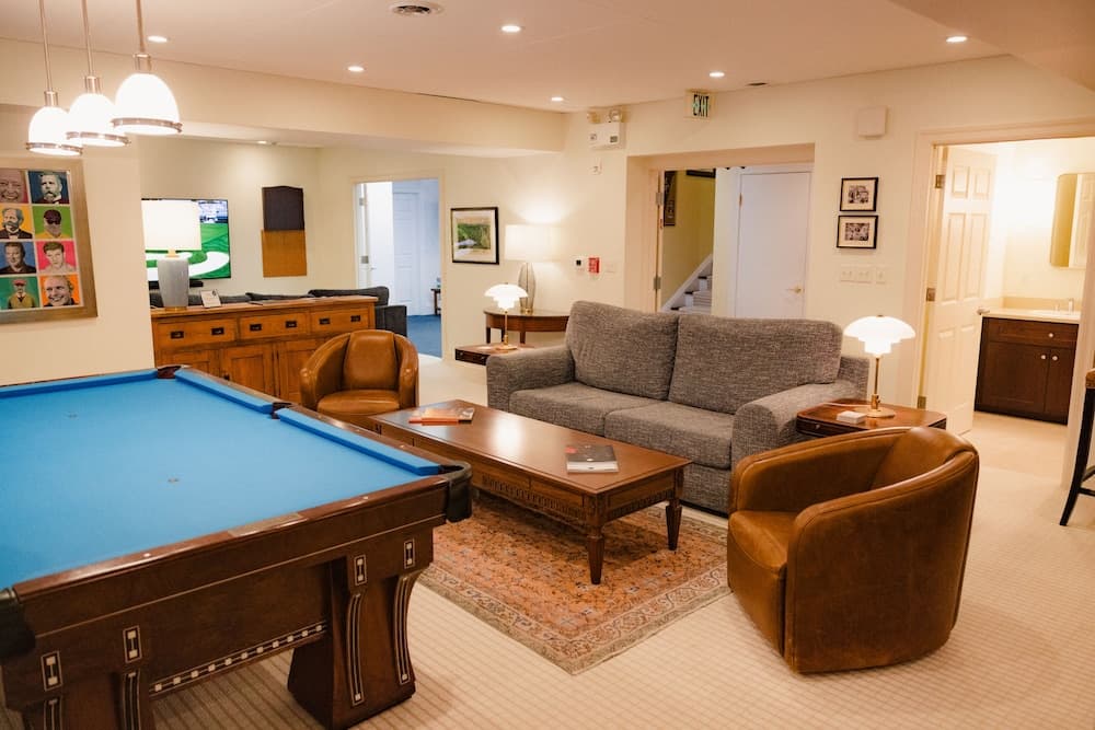 Oakmont Inn