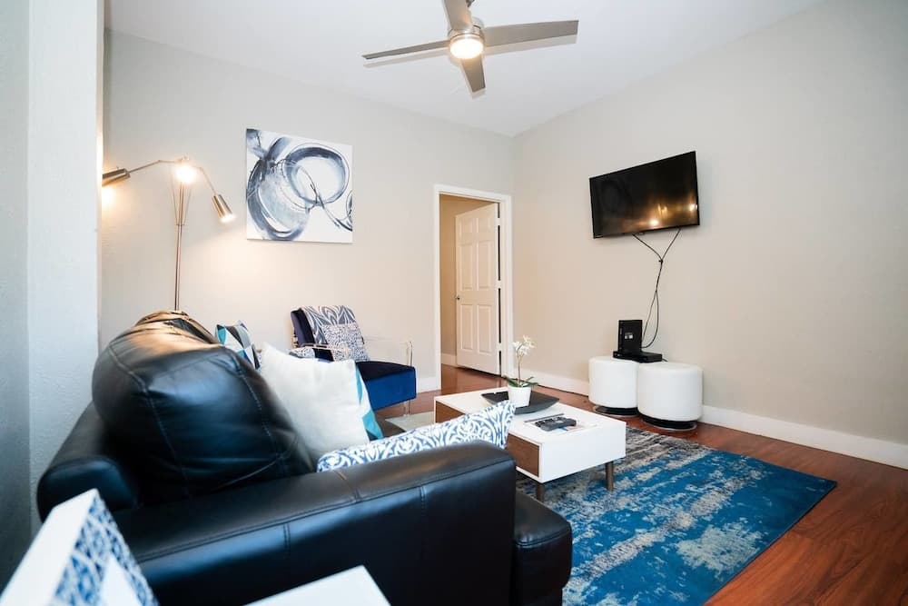 The Traveler's Corner Located on Larimer Street