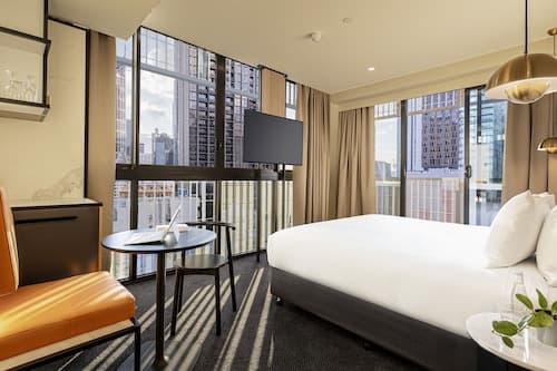 Brady Hotels Jones Lane