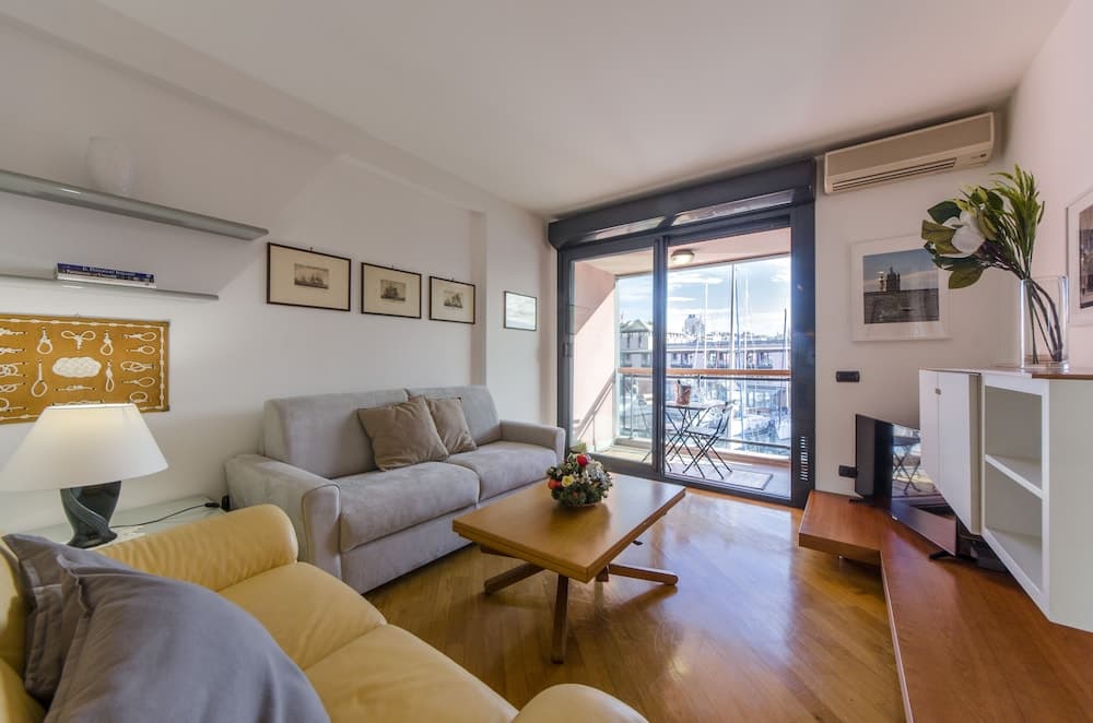 JOIVY nel Cuore del Porto Antico a Genova