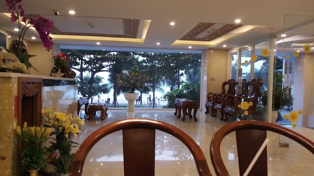 Nắng Vàng Nha Trang Hotel