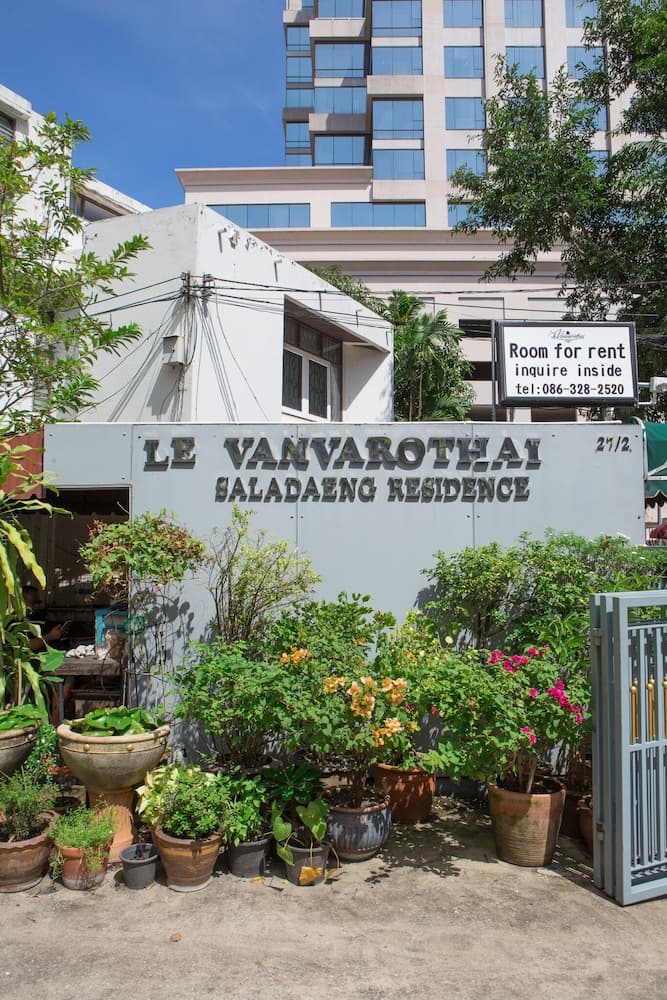 Le Vanvarothai Saladaeng Residence