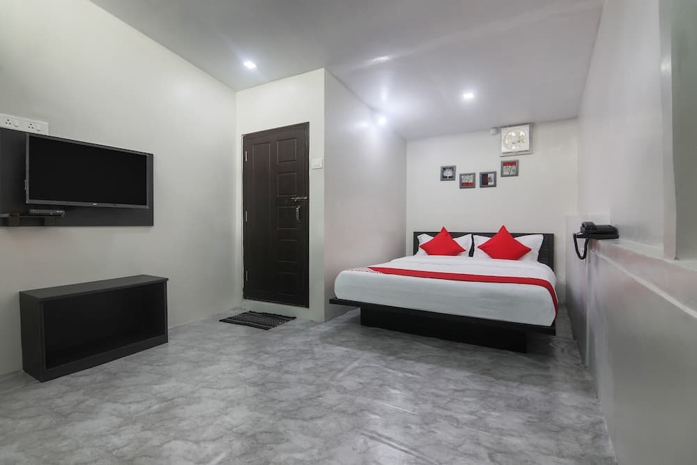 OYO 19292 55 Pillars House