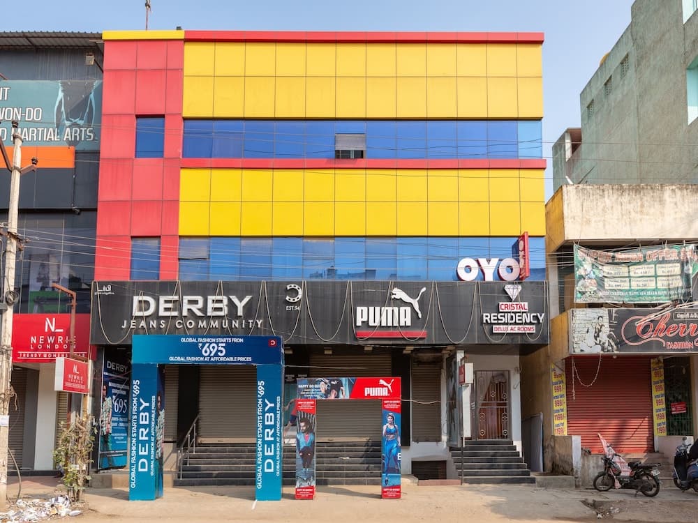 OYO 19396 Cristal Residency