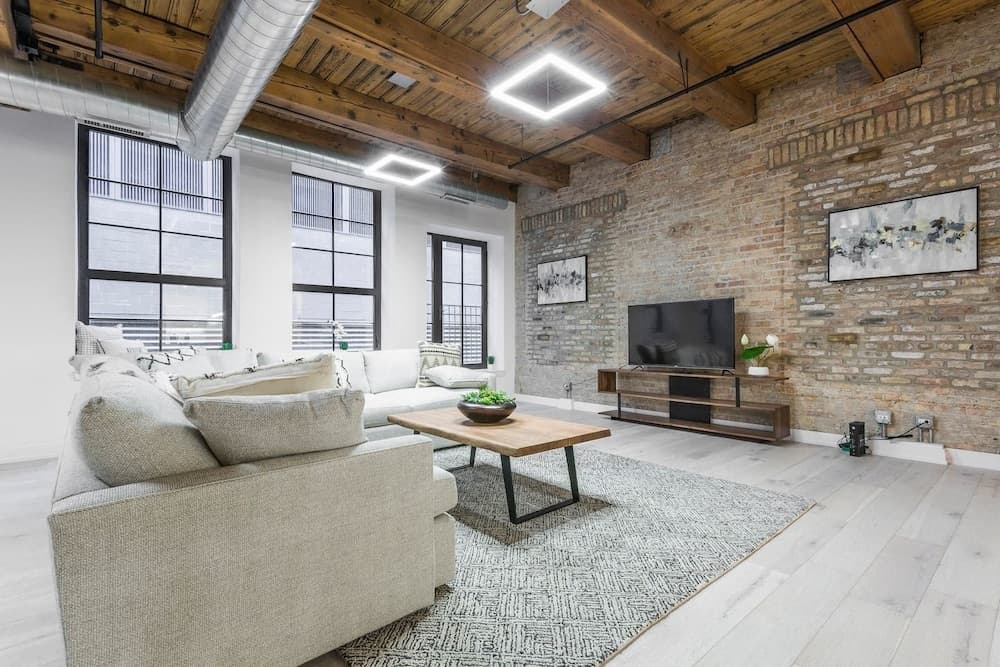 3 BDR Downtown Luxury Loft-spacious, Safe & Secure