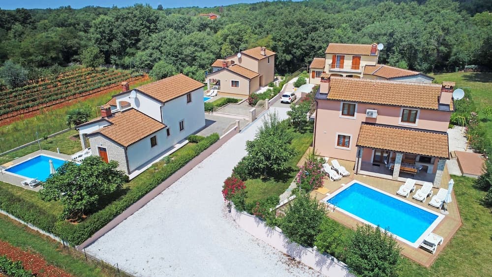 Villa 377