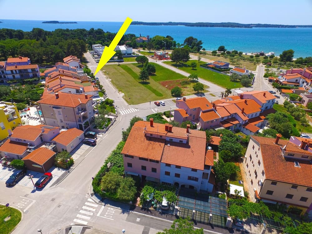 Apartment 589