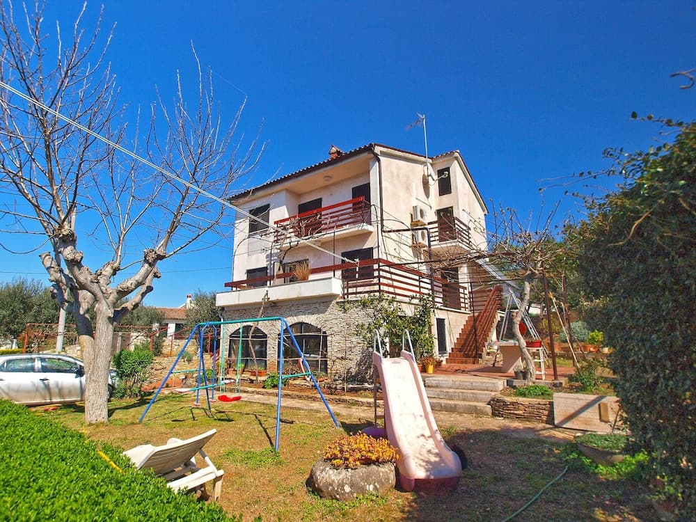 Apartment 743