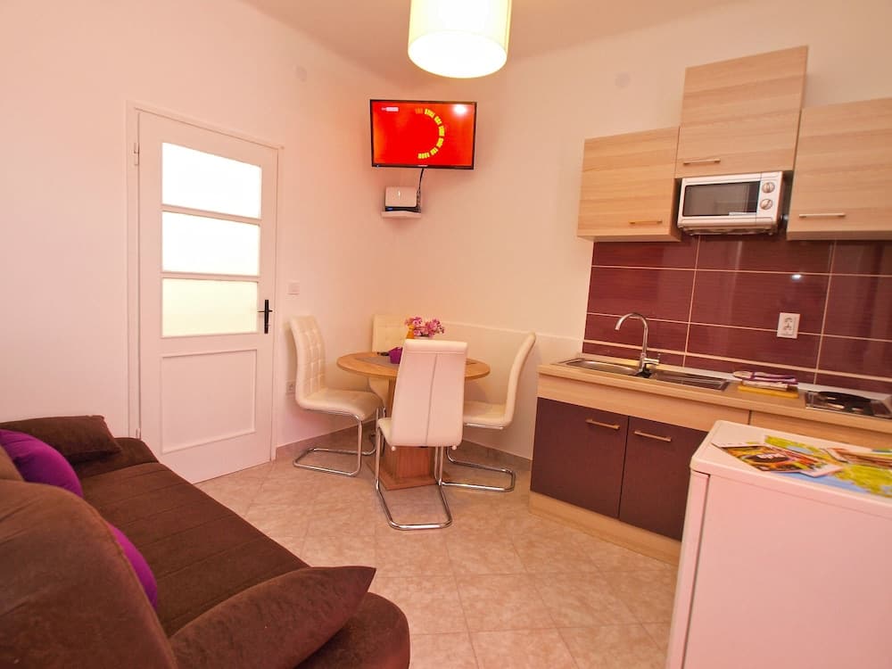 Apartment 1380