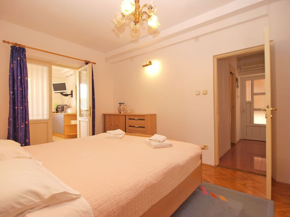 Apartment 1544