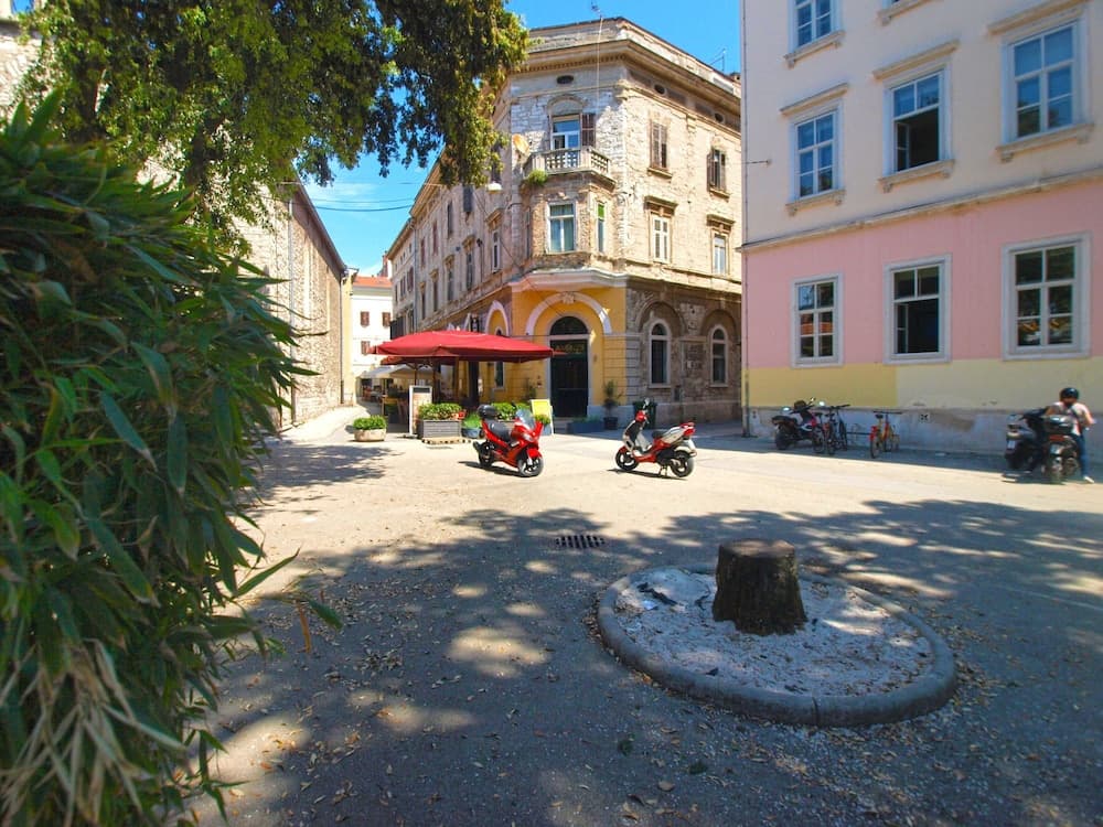 Apartment 1636