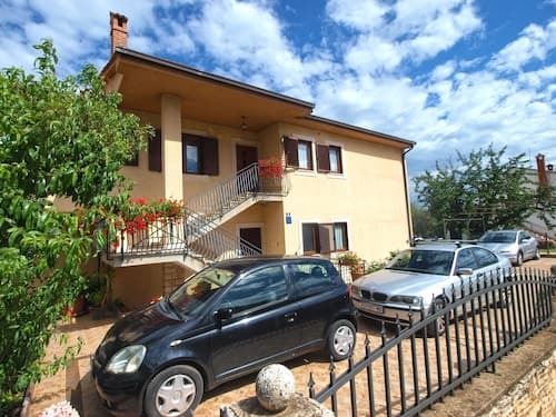 Apartment 1695