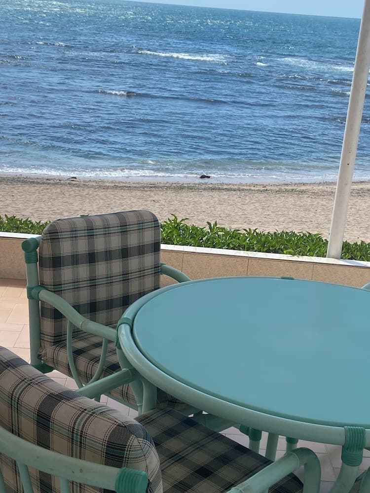 Cabanon pied dans l eau