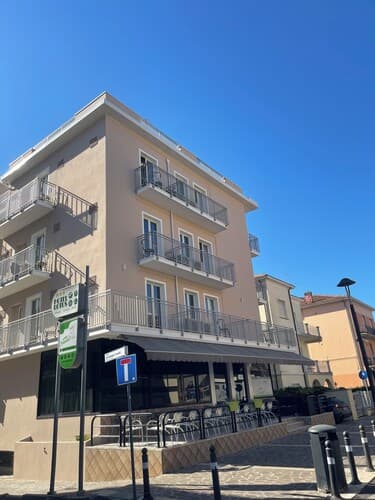 Hotel Scarlet
