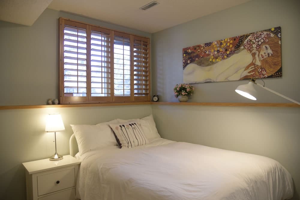 Calgary Cozy Home