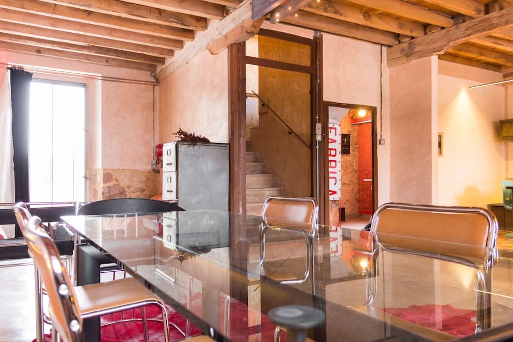 Lobi dinlenme salonu