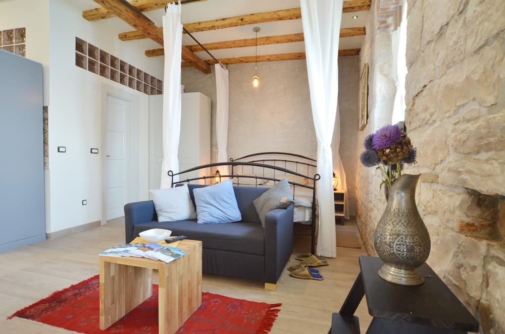 Arnolongo Sea View Studio