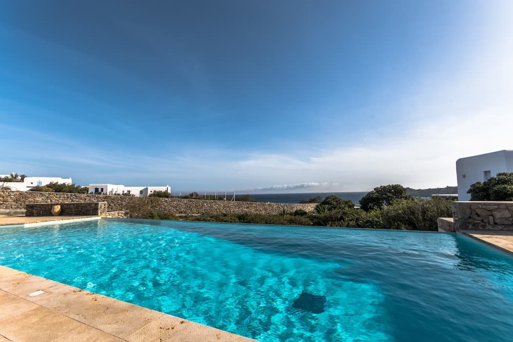 Hera iconic Mykonian Villa