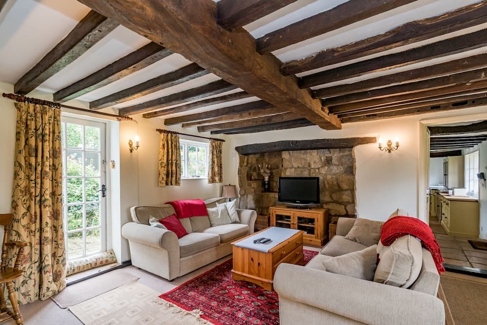 Captivating 6 Bed Cottage in the Village of Moulso