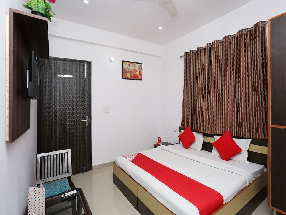 OYO 19535 Hotel Taj Niwas