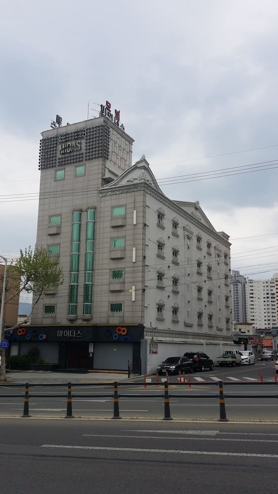 Midas Hotel
