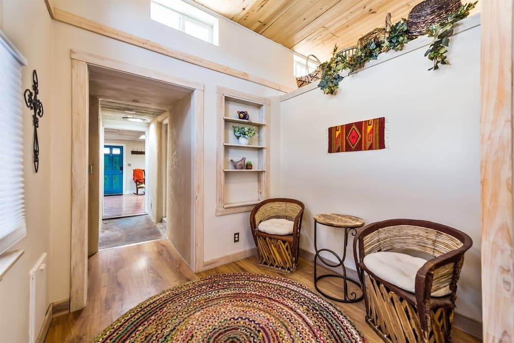Casa Lola - Gorgeous Light-filled Home, Walk to The Plaza and The Railyard