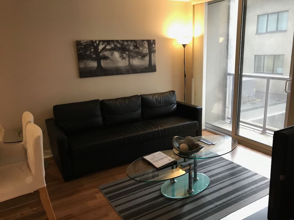 Atlas Suites on Yonge & Bloor