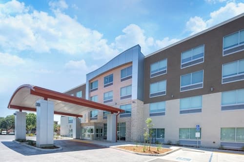 Holiday Inn Express & Suites Chico by IHG