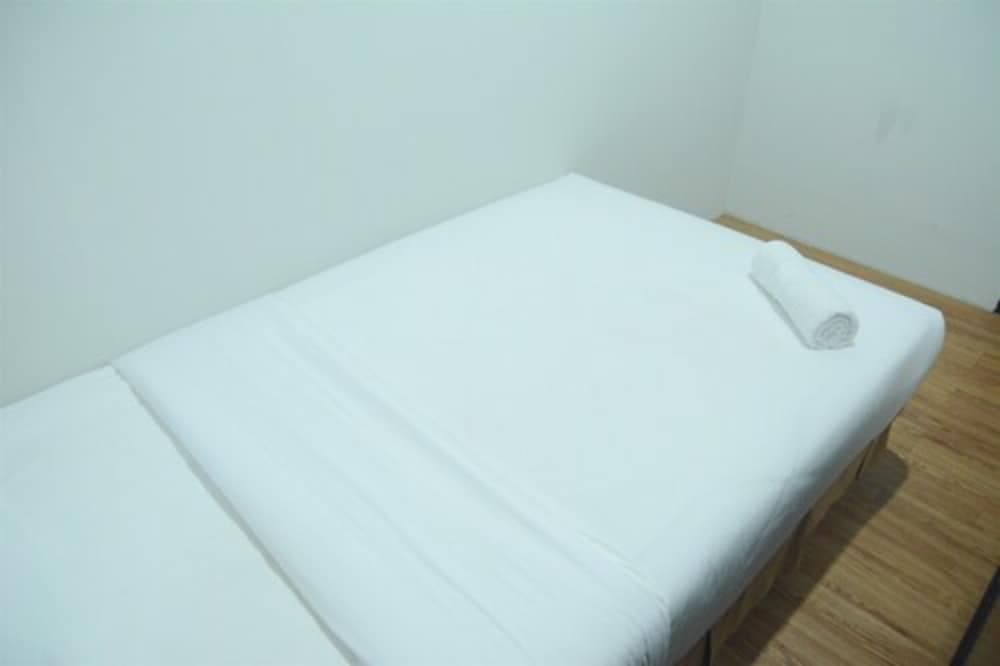 Cozy 2BR Cosmo Residence Apartment near Thamrin City Mall