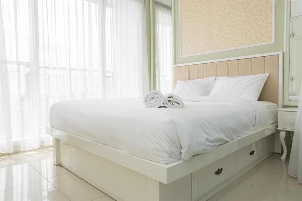 Spacious 1BR Dago Suites Apartment
