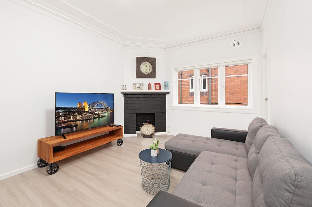 Newly Renovated Apt Close to CBD Unit 1