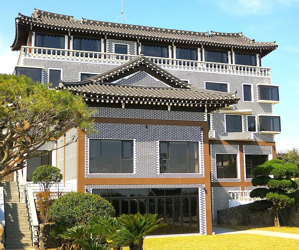 Jeju Hanok Hotel Hallagung