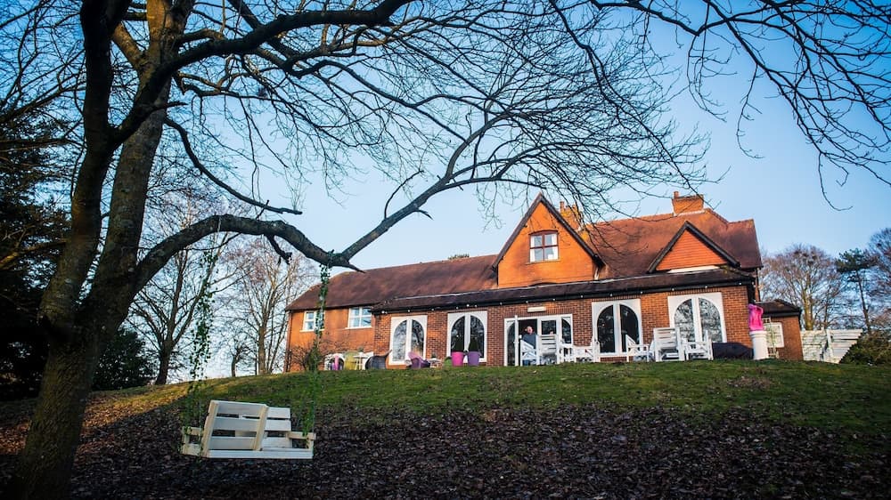 Gray Manor Hotel