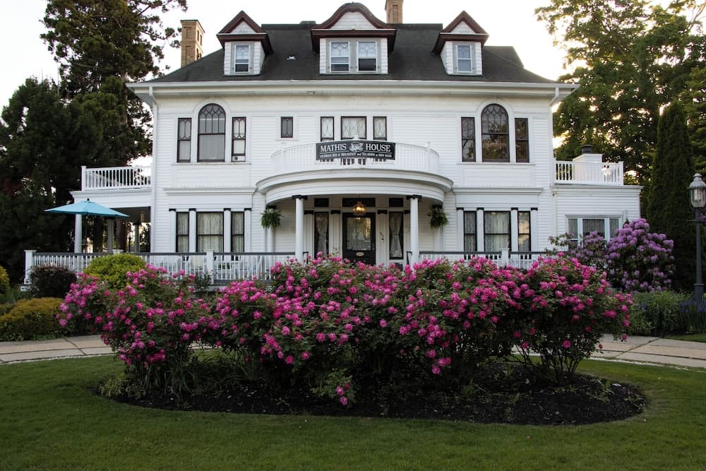 Mathis House, A Victorian Bed & Breakfast and Tea Room at 600 Main