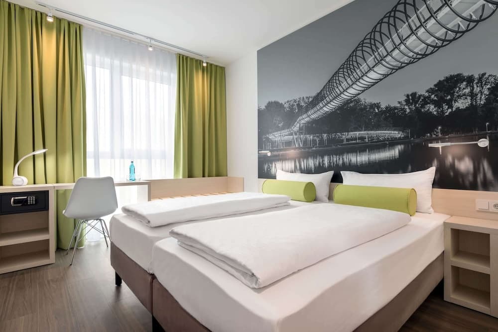 Super 8 by Wyndham Oberhausen am Centro