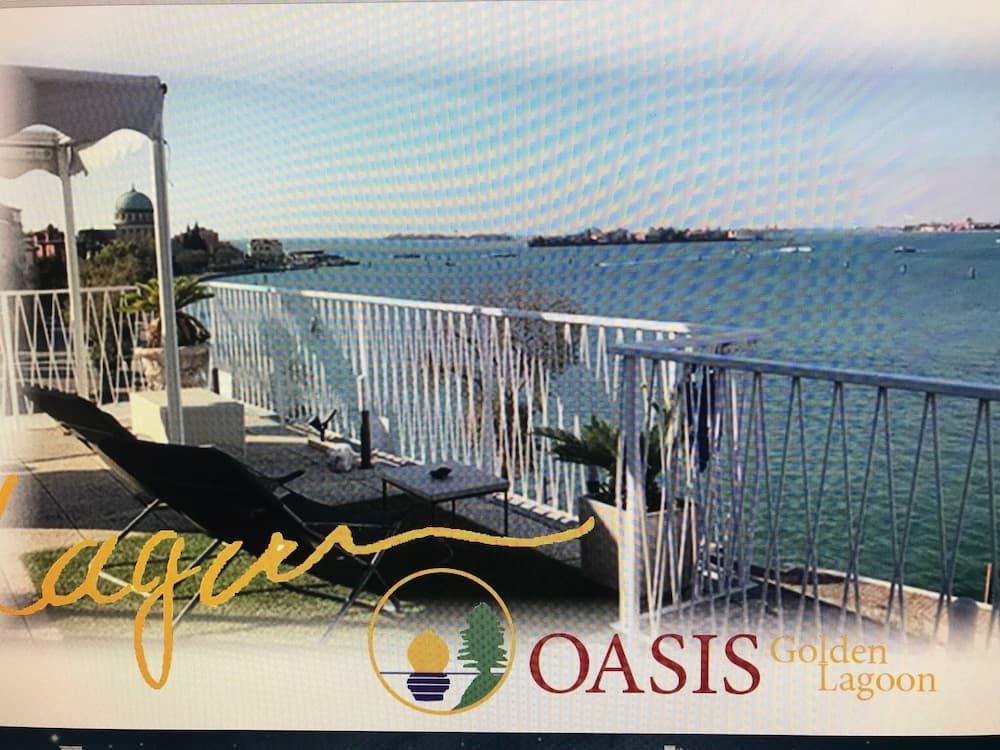 Oasis Golden Lagoon Chalet