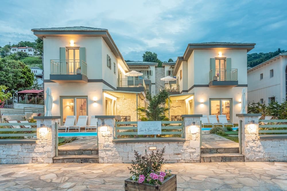 Sea and Sun Luxury Pools' Villas