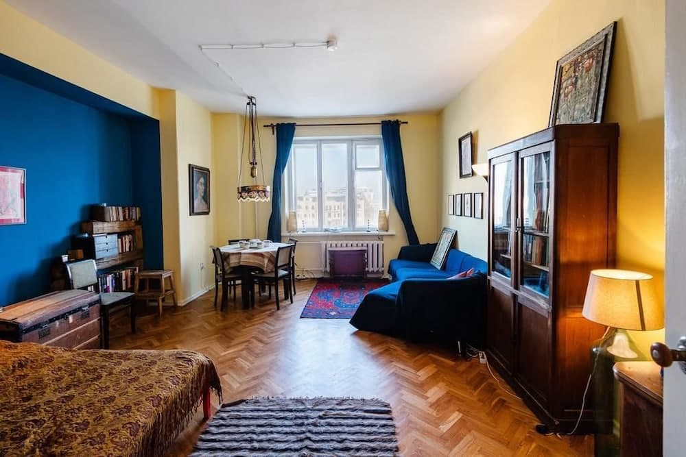 Prime Host apartments on Patriarch Ponds